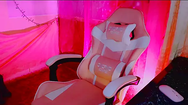 BESTLOLA online show from 11/22/25, 08:57