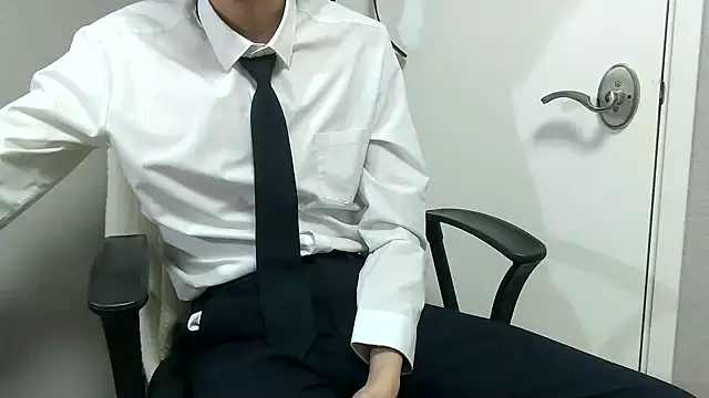 minhyuck001 online show from 11/24/25, 12:05