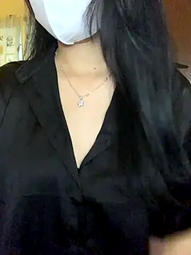 Snapshot of Hanni_22 chatting on 11/19/25, 08:47 Hanni 22 online show from 11/19/25, 08:47