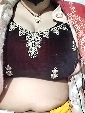 Snapshot of CUTE_123X chatting on 11/16/25, 04:01 CUTE 123X online show from 11/16/25, 04:01