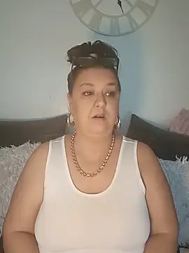 Snapshot of Nova-WiseX chatting on 11/30/25, 09:24 Nova-WiseX online show from 11/30/25, 09:24