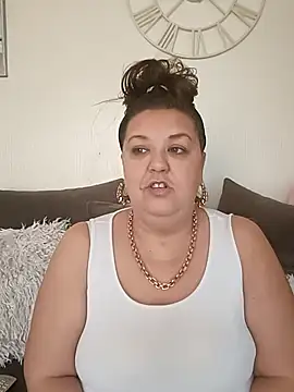 Snapshot of Nova-WiseX chatting on 12/02/25, 11:37 Nova-WiseX online show from 12/02/25, 11:37