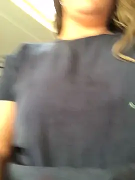 Snapshot of BunnyPleasures chatting on 12/15/25, 09:19 BunnyPleasures online show from 12/15/25, 09:19