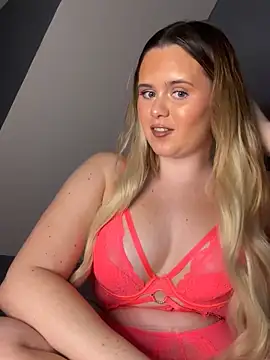 Snapshot of Blonde_Bunny chatting on 11/22/25, 09:14 Blonde Bunny online show from 11/22/25, 09:14