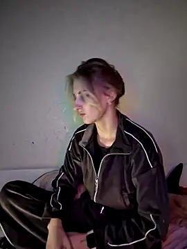 carolinakis  online show from 12/01/25, 09:53