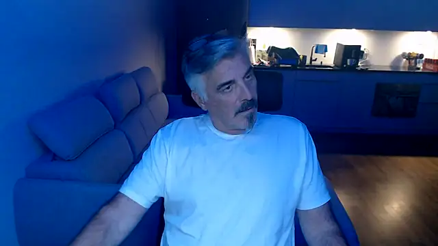 Buidapest online show from 02/01/26, 03:10