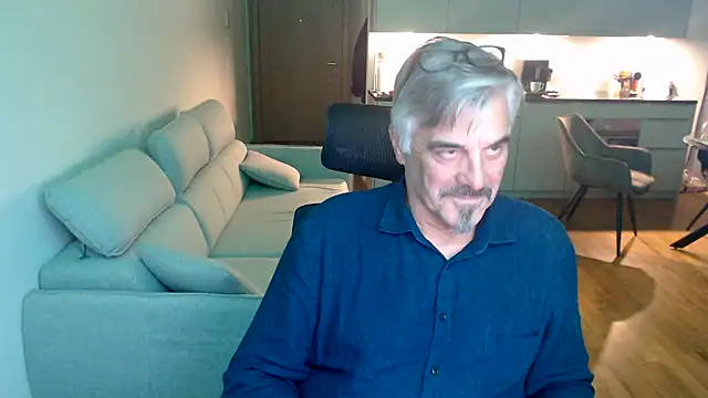 Buidapest online show from 02/06/26, 12:04