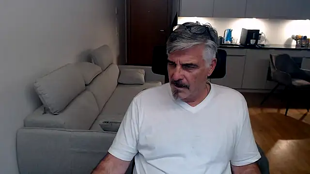 Buidapest online show from 02/28/26, 10:55