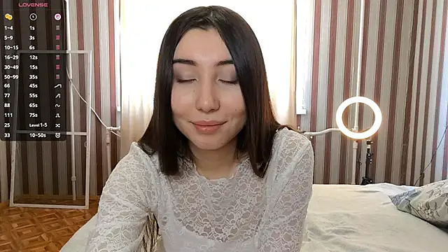 Snapshot of Alice_puff chatting on 02/22/26, 08:24 Alice puff online show from 02/22/26, 08:24