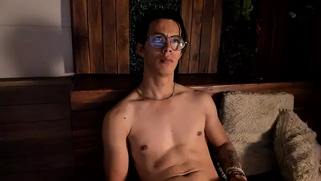 Snapshot of Brandon_starkk chatting on 11/19/25, 12:16 Brandon starkk online show from 11/19/25, 12:16