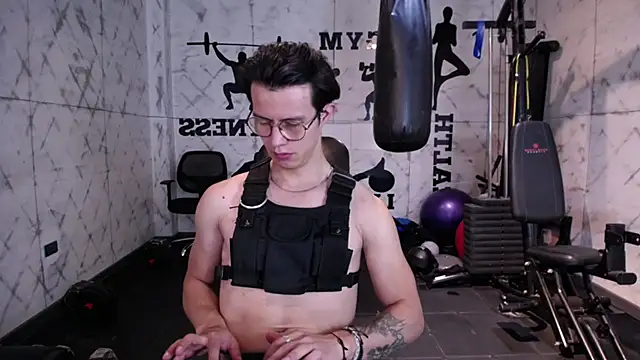 Snapshot of Brandon_starkk chatting on 11/24/25, 11:54 Brandon starkk online show from 11/24/25, 11:54