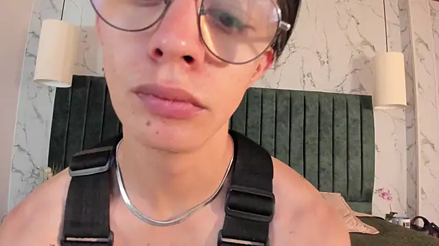 Snapshot of Brandon_starkk chatting on 12/14/25, 11:59 Brandon starkk online show from 12/14/25, 11:59