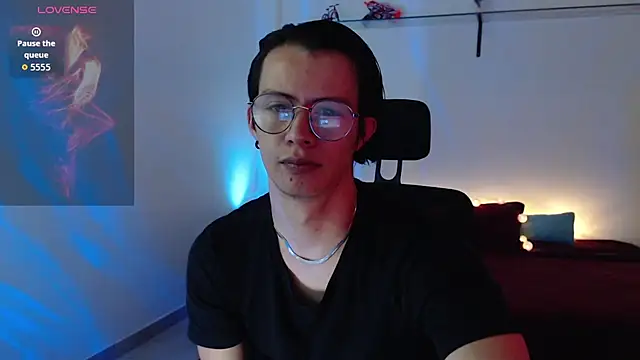 Snapshot of Brandon_starkk chatting on 05/05/26, 01:13 Brandon starkk online show from 05/05/26, 01:13