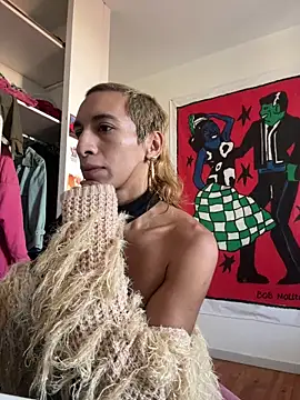 Snapshot of zinalastar chatting on 11/18/25, 11:36 zinalastar online show from 11/18/25, 11:36