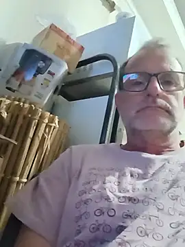 Snapshot of nard53 chatting on 07/15/26, 08:52 nard53 online show from 07/15/26, 08:52