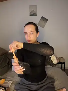 Snapshot of Sandrasnoww chatting on 12/16/25, 12:32 Sandrasnoww online show from 12/16/25, 12:32