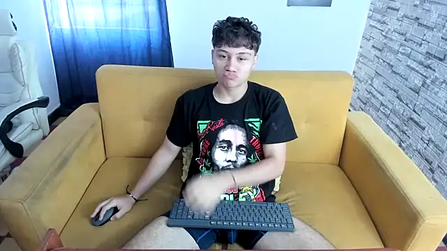 Snapshot of esteban_rios_ chatting on 11/29/25, 12:41 esteban rios online show from 11/29/25, 12:41