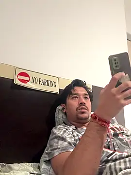 Jhonneeey online show from 11/19/25, 04:29