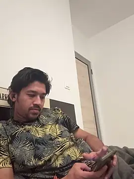 Jhonneeey online show from 12/17/25, 01:33