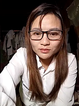 Lee-Thee online show from 12/03/25, 01:42