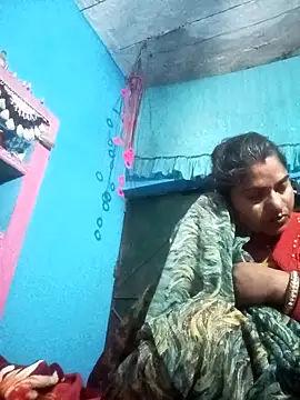 Snapshot of Seema_dube chatting on 11/18/25, 10:03 Seema dube online show from 11/18/25, 10:03