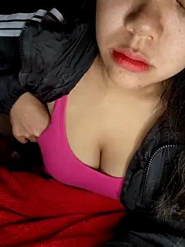 Xiu-L online show from 11/19/25, 12:54