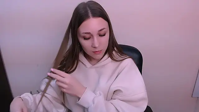 Snapshot of MillaTems_ chatting on 11/28/25, 01:14 MillaTems online show from 11/28/25, 01:14