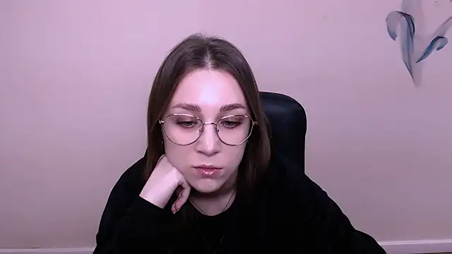 Snapshot of MillaTems_ chatting on 12/20/25, 07:48 MillaTems online show from 12/20/25, 07:48