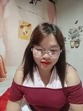 Snapshot of Cover-baa chatting on 06/17/26, 03:13 Cover-baa online show from 06/17/26, 03:13