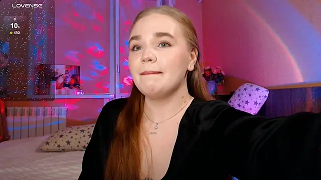 EmiRisse online show from 11/22/25, 07:02