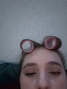 Snapshot of Amyhemii chatting on 12/04/25, 01:59 Amyhemii online show from 12/04/25, 01:59