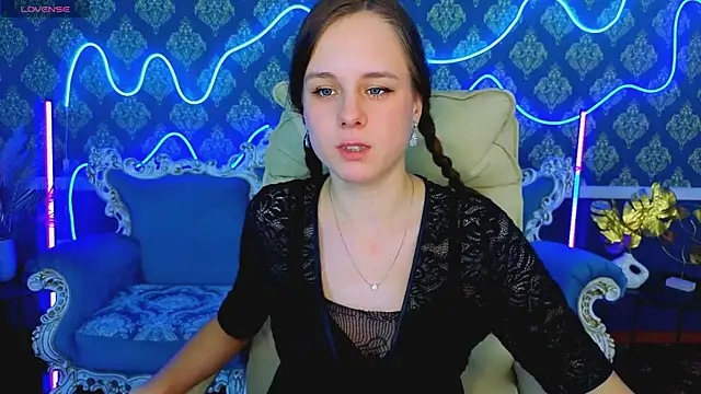 Snapshot of KarolinaSky chatting on 11/24/25, 01:55 KarolinaSky online show from 11/24/25, 01:55