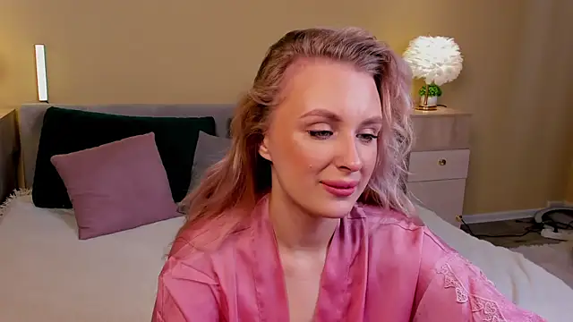 KiraRuiz online show from 02/06/26, 09:23