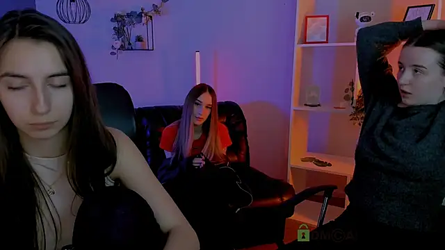  kellykitten  online show from 04/15/26, 03:30