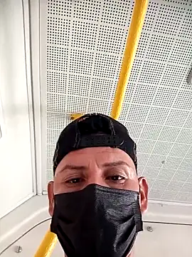 Snapshot of juunioreest chatting on 11/26/25, 04:41 juunioreest online show from 11/26/25, 04:41