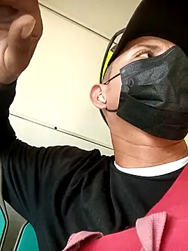 Snapshot of juunioreest chatting on 12/04/25, 09:01 juunioreest online show from 12/04/25, 09:01