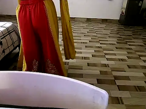 Snapshot of raveena_hot chatting on 05/09/26, 08:25 raveena hot online show from 05/09/26, 08:25