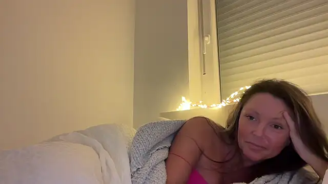 AnnaSophiaX online show from 12/15/25, 07:18