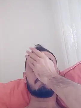 Snapshot of berkkderlerr chatting on 11/29/25, 08:28 berkkderlerr online show from 11/29/25, 08:28