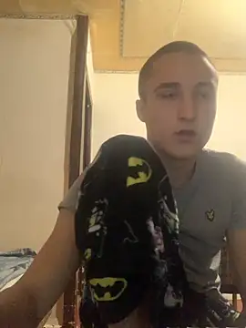 Snapshot of mishatop178 chatting on 11/18/25, 04:33 mishatop178 online show from 11/18/25, 04:33