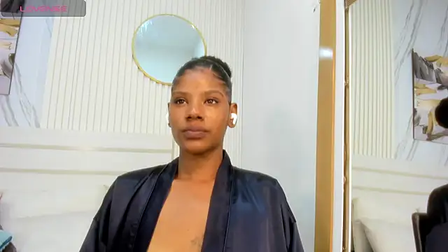 Snapshot of Afro_Luna chatting on 07/12/26, 11:12 Afro Luna online show from 07/12/26, 11:12