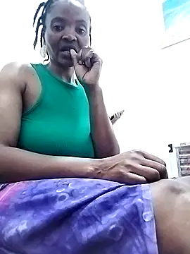 Snapshot of Brownsexynips14 chatting on 11/17/25, 06:57 Brownsexynips14 online show from 11/17/25, 06:57