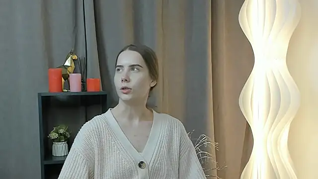 MoonBenne online show from 11/18/25, 08:30