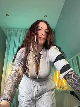 Snapshot of Tattitude_ chatting on 06/02/26, 06:59 Tattitude online show from 06/02/26, 06:59