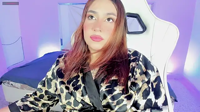 Isabella saenzz  online show from 11/27/25, 03:41