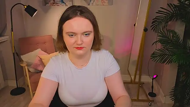 Snapshot of TerryAstra chatting on 11/28/25, 01:25 TerryAstra online show from 11/28/25, 01:25