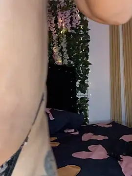 ArielleMillerr- online show from 11/22/25, 05:12