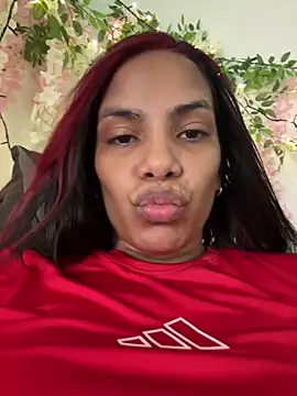 Snapshot of ArielleMillerr- chatting on 05/12/26, 05:21 ArielleMillerr- online show from 05/12/26, 05:21