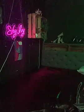 Shy-Ivy online show from 04/09/26, 08:14