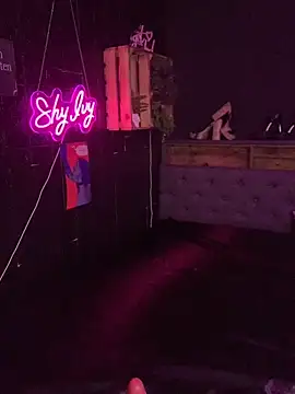 Shy-Ivy online show from 04/22/26, 10:22